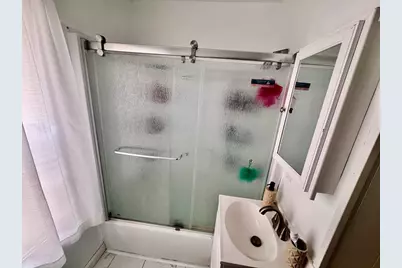 15 Barclay St, Lowell, MA 01851 - Photo 9