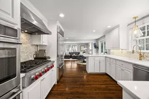 71 Westgate Rd, Wellesley, MA 02481 - Photo 9