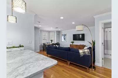 40 Catherine St #2, Boston, MA 02131 - Photo 9