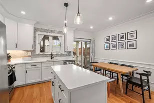 256 Sycamore St, Watertown, MA 02472 - Photo 5