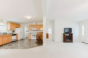 28 Sunset Ln, Plainville, MA 02762 - Photo 13