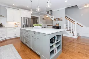 22 Grove St, Waltham, MA 02453 - Photo 5