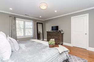 22 Grove St, Waltham, MA 02453 - Photo 17