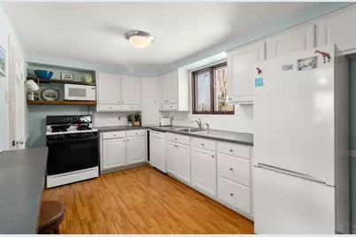 60 Lindbergh Ave, Newton, MA 02465 - Photo 11