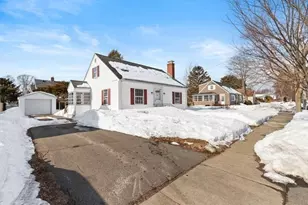 61 Ellsworth Ave, Beverly, MA 01915 - Photo 1