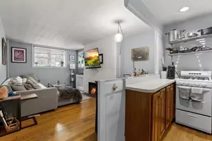 11 Myrtle St, Boston, MA 02114 - Photo 13