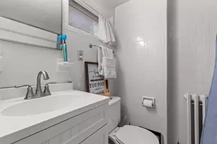 11 Myrtle St, Boston, MA 02114 - Photo 15