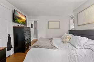 11 Myrtle St, Boston, MA 02114 - Photo 17