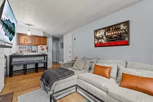 11 Myrtle St, Boston, MA 02114 - Photo 1