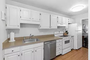 4 Waterfall Ln, Milford, MA 01757 - Photo 9