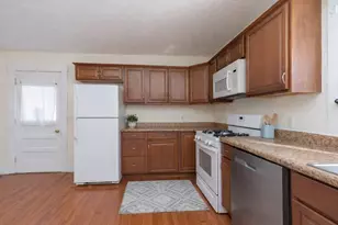 85 Beacon St, Clinton, MA 01510 - Photo 5