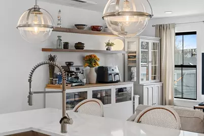 4 Anawan Ave #7, Boston, MA 02132 - Photo 7