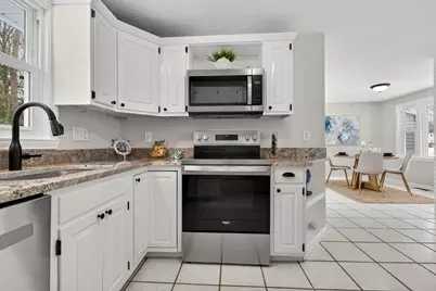 7 Dexter Mill Dr, Falmouth, MA 02536 - Photo 9