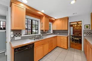 764 Hammond St, Brookline, MA 02467 - Photo 11