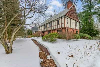 764 Hammond St, Brookline, MA 02467 - Photo 1