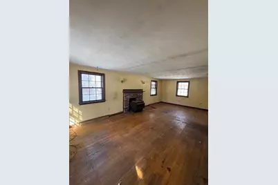 127 Crescent Place, Hanson, MA 02341 - Photo 5