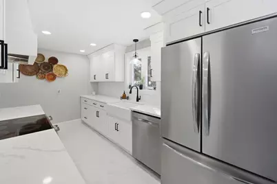 5 Bancroft St, Westfield, MA 01085 - Photo 9