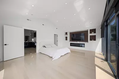 263 Princeton St, Boston, MA 02128 - Photo 13