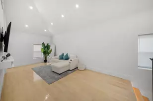 263 Princeton St, Boston, MA 02128 - Photo 11