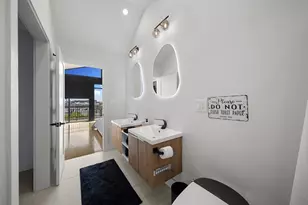 263 Princeton St, Boston, MA 02128 - Photo 9