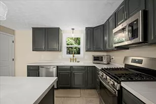 32 Stratton Dr, Hudson, MA 01749 - Photo 7