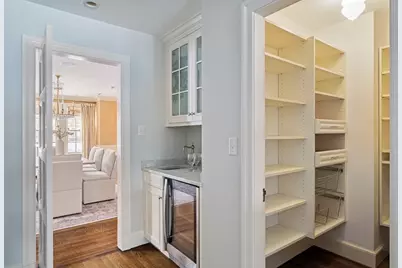 4 Dartmouth St, Winchester, MA 01890 - Photo 9