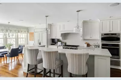 4 Dartmouth St, Winchester, MA 01890 - Photo 5