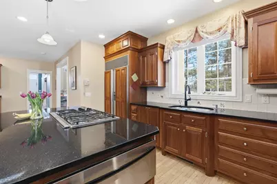 27 Summerfield Rd, Amherst, MA 01002 - Photo 15