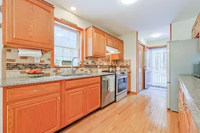 8 Wallis St, Douglas, MA 01516 - Photo 9