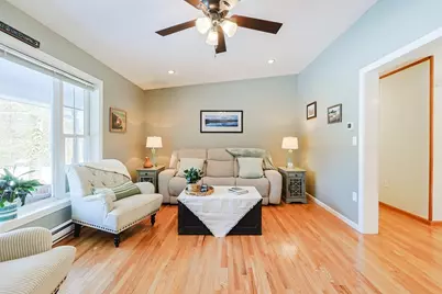 8 Wallis St, Douglas, MA 01516 - Photo 3