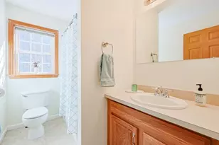 8 Wallis St, Douglas, MA 01516 - Photo 15