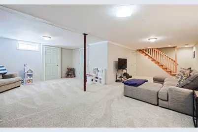 8 Wallis St, Douglas, MA 01516 - Photo 27