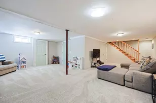 8 Wallis St, Douglas, MA 01516 - Photo 27