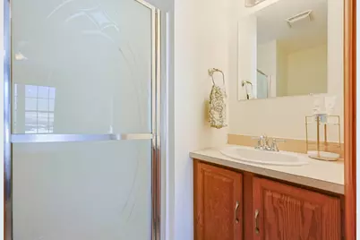 8 Wallis St, Douglas, MA 01516 - Photo 25