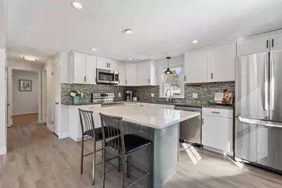 2 Riverlin Pkwy, Millbury, MA 01527 - Photo 5