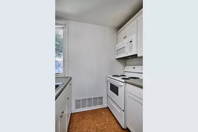 242 N East St. #24, Amherst, MA 01002 - Photo 9