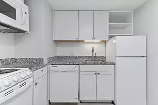 596 Boston Post Rd E, Marlborough, MA 01752 - Photo 11