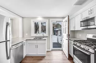 140 Slumber Ln, Springfield, MA 01128 - Photo 9