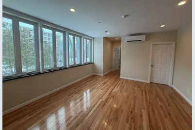 85 Lowell #6, Peabody, MA 01960 - Photo 5