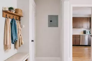 193 Florence St, Boston, MA 02131 - Photo 7