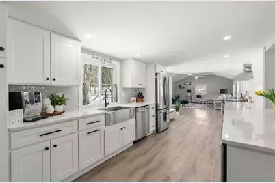 738 Whiting St, Hanover, MA 02339 - Photo 5