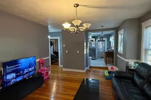 31 Fifield St, Watertown, MA 02472 - Photo 1