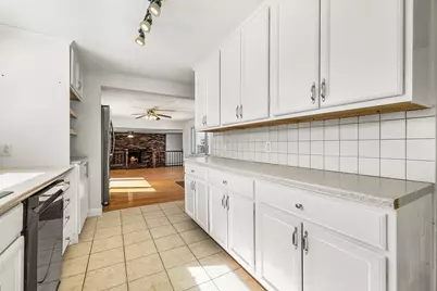 2 Perreault Ave, Billerica, MA 01821 - Photo 11