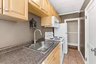 138 Main St, Fairhaven, MA 02719 - Photo 5