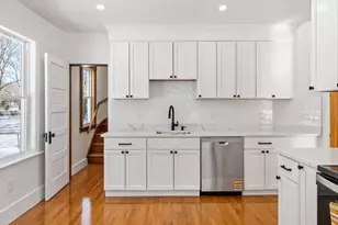 27 Montague St, Worcester, MA 01603 - Photo 5