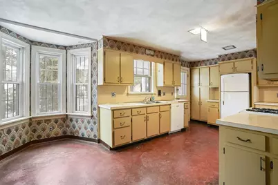 1438 Beacon St, Newton, MA 02468 - Photo 3