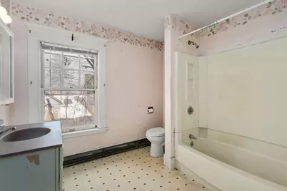 61 Cleveland St, Holyoke, MA 01040 - Photo 27