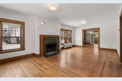 61 Cleveland St, Holyoke, MA 01040 - Photo 5