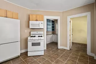 61 Cleveland St, Holyoke, MA 01040 - Photo 21