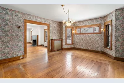 61 Cleveland St, Holyoke, MA 01040 - Photo 9
